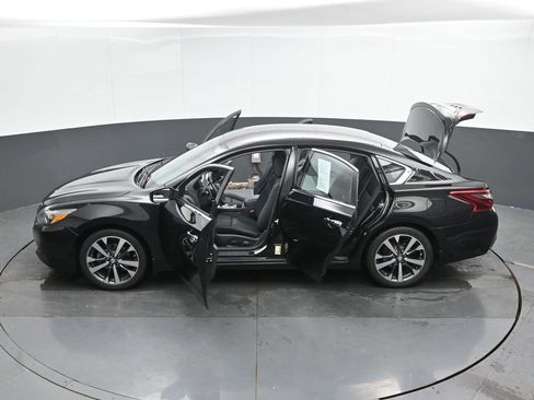 Used 2017 Nissan Altima 2.5 SR FWD image 28