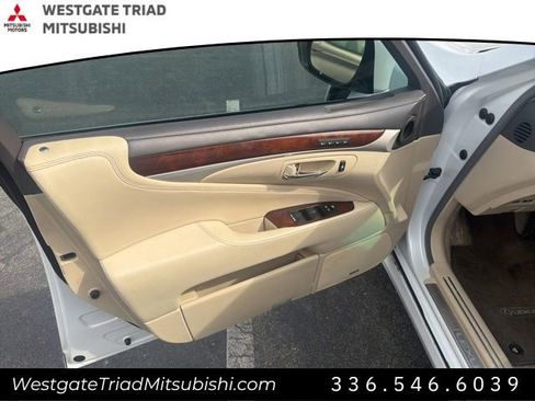 Used 2017 Lexus LS 460 w/ Comfort Package image 16