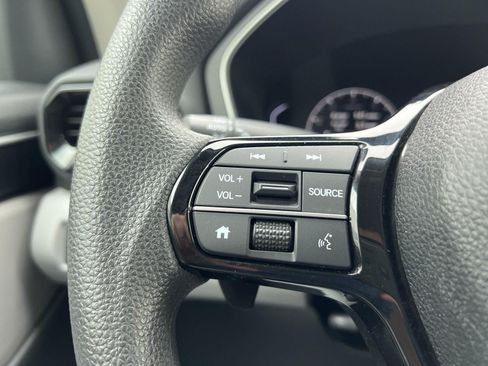 Used 2023 Honda Pilot LX image 22