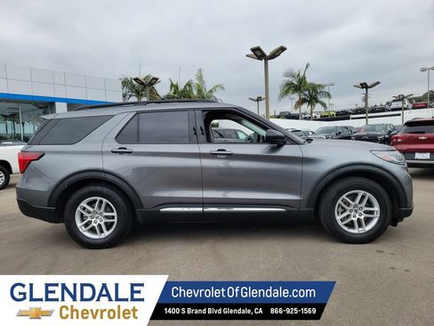 Used 2025 Ford Explorer Active RWD image 10