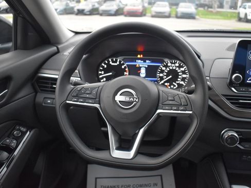 Used 2023 Nissan Altima 2.5 SV image 31