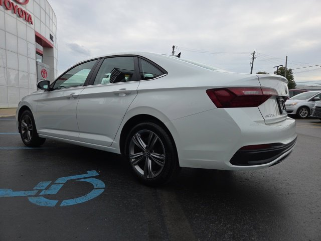 Used 2022 Volkswagen Jetta SE FWD image 5