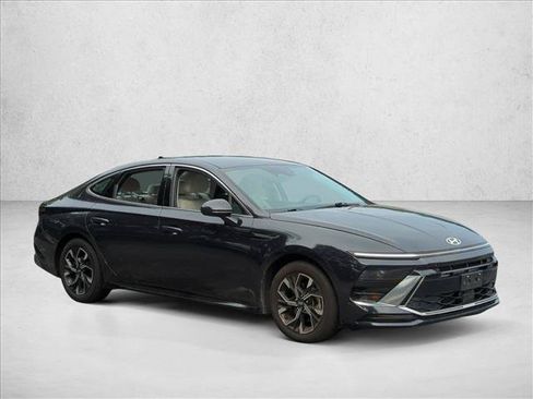 Used 2024 Hyundai Sonata SEL FWD image 3