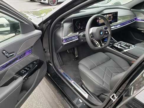 New 2025 BMW 760i xDrive w/ Executive Package image 6