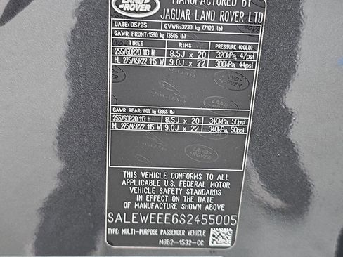 Certified 2025 Land Rover Defender 110 V8 image 35