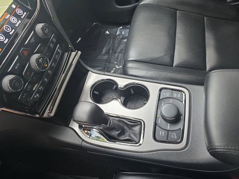 Used 2020 Jeep Grand Cherokee High Altitude AWD/4WD image 25