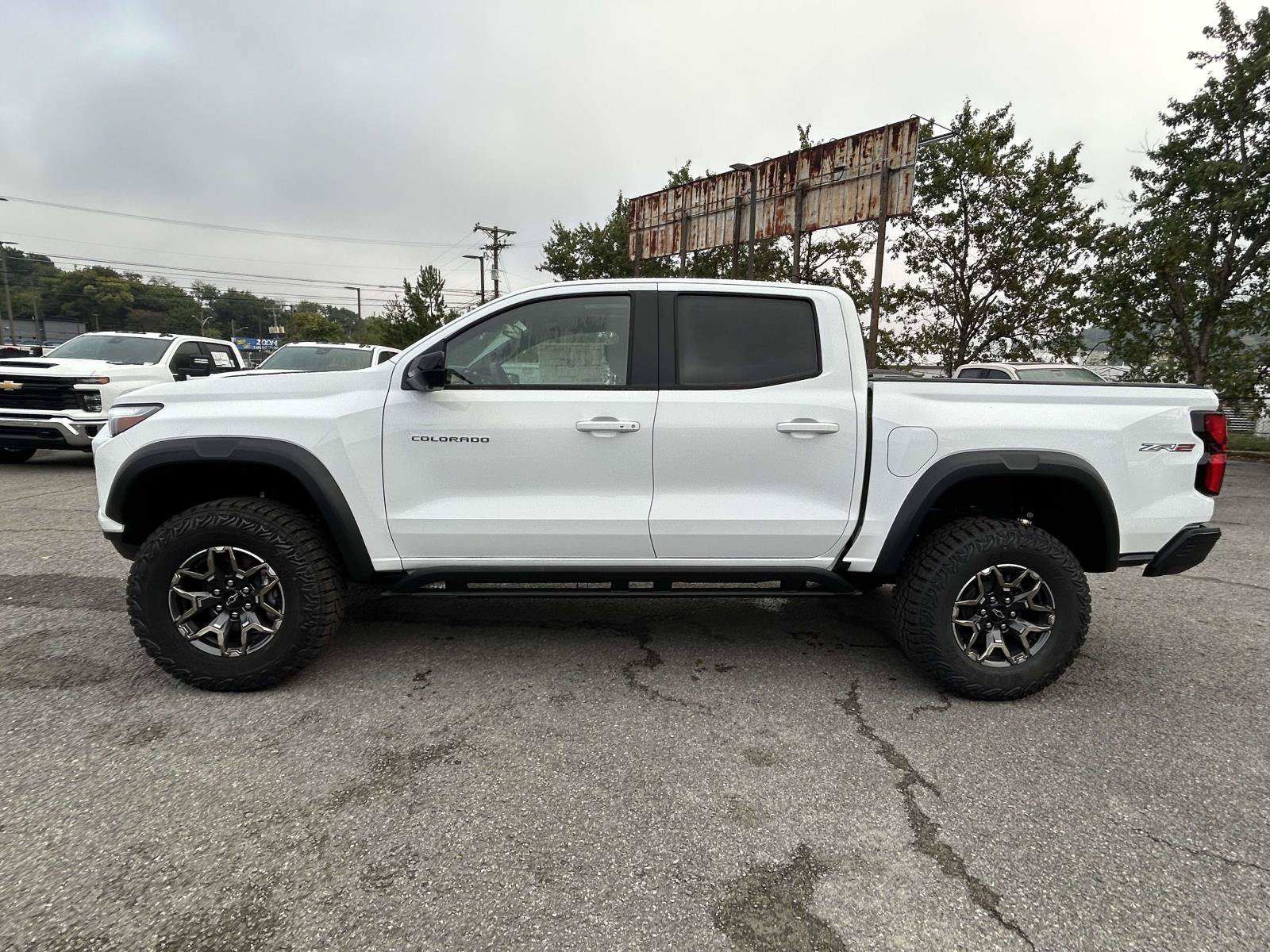 New 2026 Chevrolet Colorado ZR2 w/ Technology Package AWD/4WD image 4