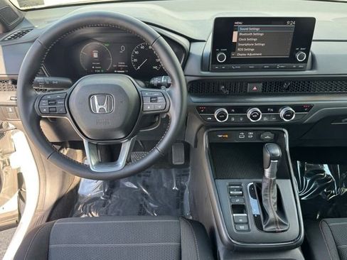 Certified 2025 Honda CR-V Sport image 17