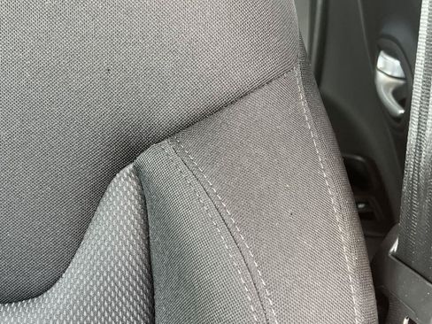 Used 2023 Jeep Renegade Latitude AWD/4WD image 10