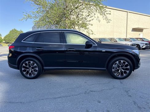 New 2025 Mercedes-Benz GLC 350e 4MATIC image 2
