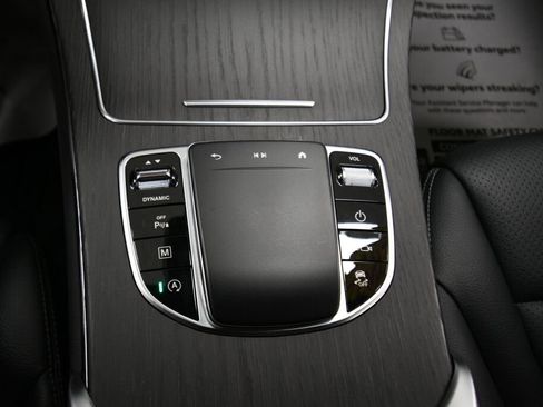Used 2022 Mercedes-Benz GLC 300 4MATIC image 17