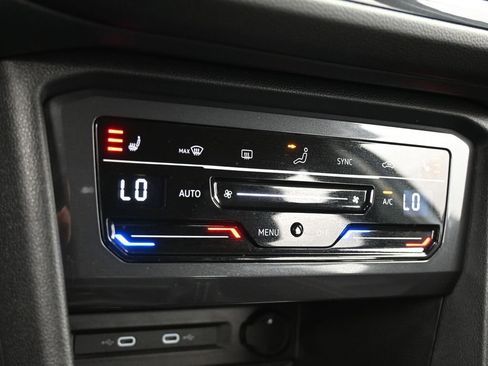 Used 2023 Volkswagen Tiguan SE image 18