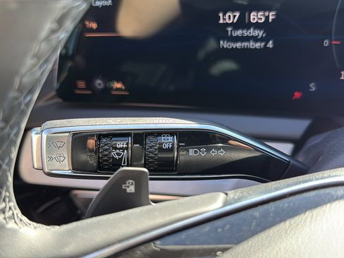 New 2025 Cadillac Optiq Luxury 1 w/ LPO, Floor Liner Package image 14