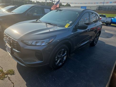 Used 2023 Ford Escape ST-Line AWD/4WD image 2