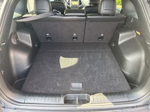 Used 2023 Jeep Cherokee Altitude Lux image 54