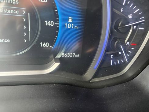 Used 2020 Hyundai Santa Fe SEL w/ Convenience Package image 21