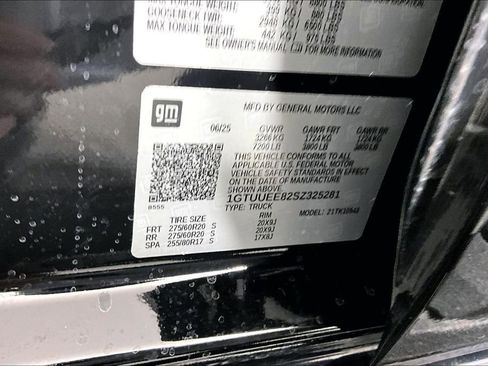 Certified 2025 GMC Sierra 1500 AT4 w/ AT4 Premium Package AWD/4WD image 18