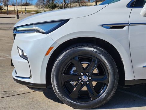 Used 2023 Buick Enclave Essence w/ Sport Touring Edition image 8