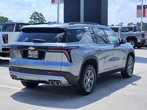 Used 2026 Chevrolet Traverse LT AWD/4WD image 5