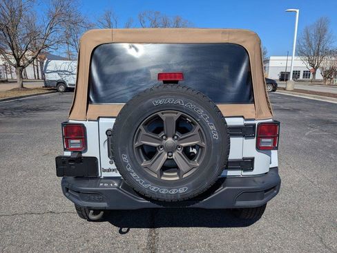 Used 2018 Jeep Wrangler Unlimited Sport image 7