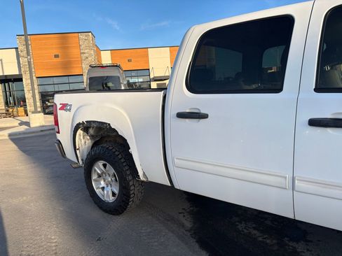 Used 2007 GMC Sierra 1500 SLE w/ SLE/SLT Trailering Package image 3