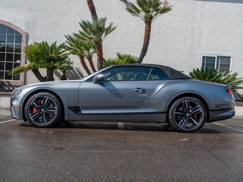 Used 2020 Bentley Continental GT image 26