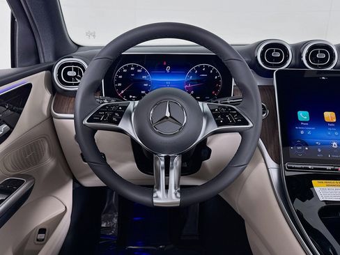 New 2026 Mercedes-Benz GLC 300 image 4