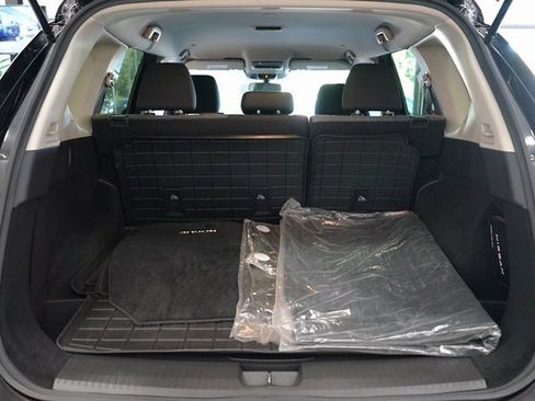 Used 2023 Nissan Rogue SV image 46