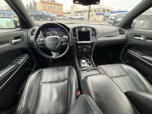 Used 2019 Chrysler 300 S image 11
