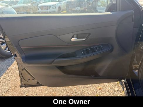Used 2027 Nissan Sentra SR w/ Floor Mat Package FWD image 10