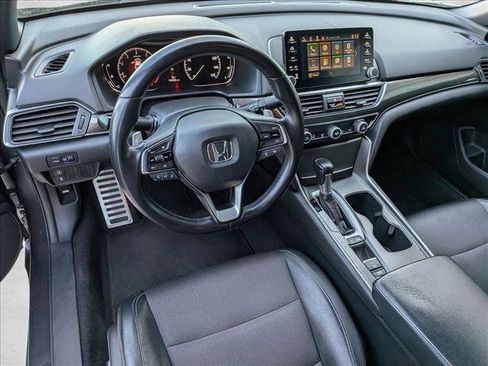 Used 2018 Honda Accord Sport image 7