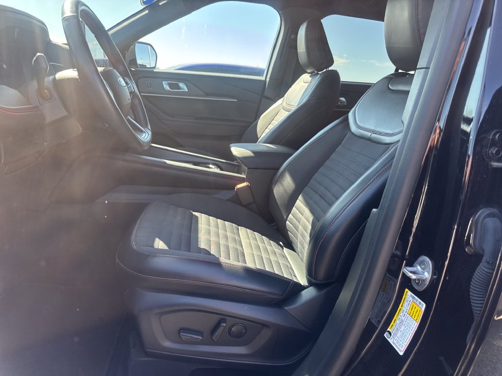 Used 2025 Ford Explorer ST-Line AWD/4WD image 10
