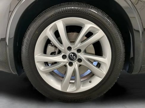 Used 2018 INFINITI QX30 FWD image 24