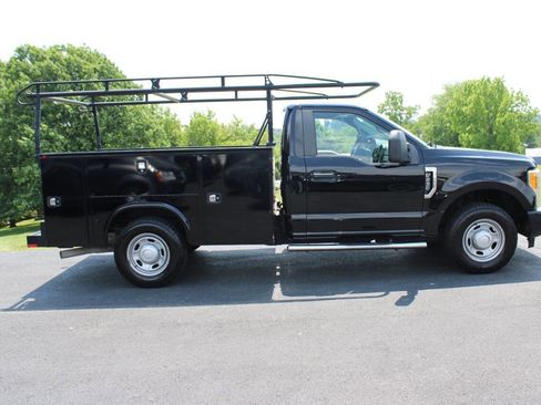 Used 2017 Ford F250 XL RWD image 2