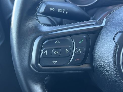 Used 2021 Jeep Gladiator Sport image 10