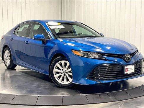 Certified 2020 Toyota Camry LE image 3