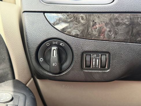 Used 2012 Dodge Grand Caravan Crew w/ Crew Value Pkg FWD image 19