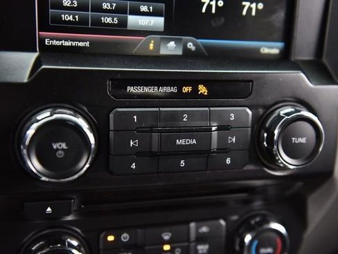 Used 2015 Ford F150 Lariat image 17