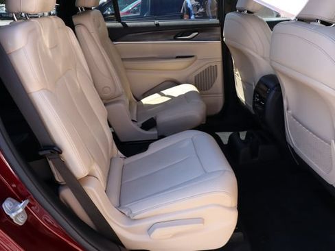 Used 2023 Jeep Grand Cherokee L Limited w/ Luxury Tech Group II AWD/4WD image 50