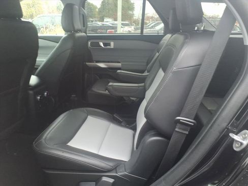Certified 2023 Ford Explorer XLT w/ Equipment Group 202A image 9