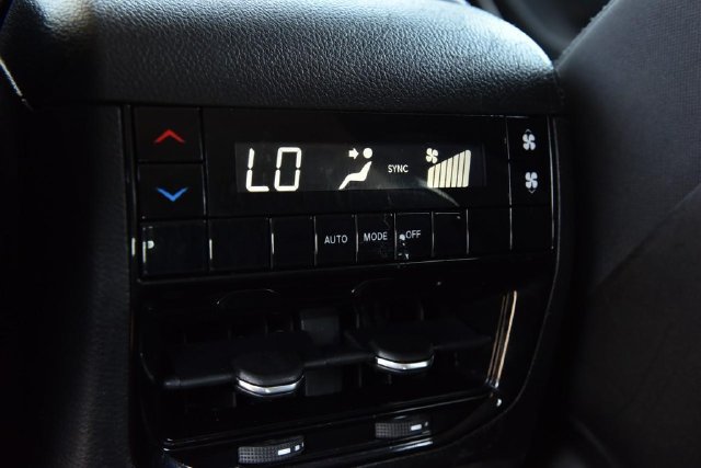 Used 2022 Jeep Grand Cherokee L Laredo w/ Luxury Tech Group I AWD/4WD image 23