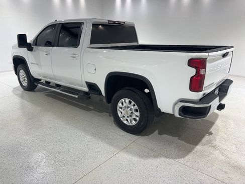 Used 2024 Chevrolet Silverado 2500 LT image 2