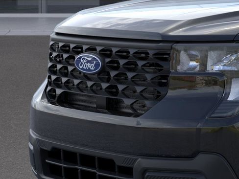 New 2025 Ford Maverick XL image 18