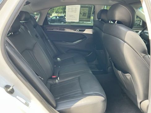 Used 2015 Hyundai Genesis 3.8 AWD/4WD image 36