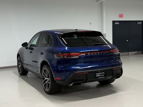 Certified 2024 Porsche Macan image 3
