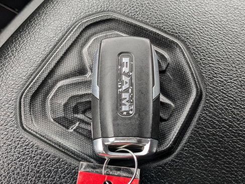 Used 2024 RAM 1500 Laramie AWD/4WD image 32