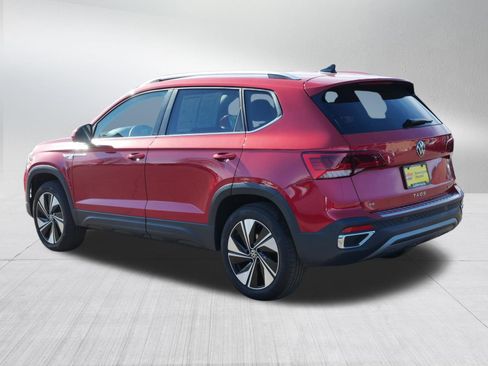 Used 2024 Volkswagen Taos SE image 5
