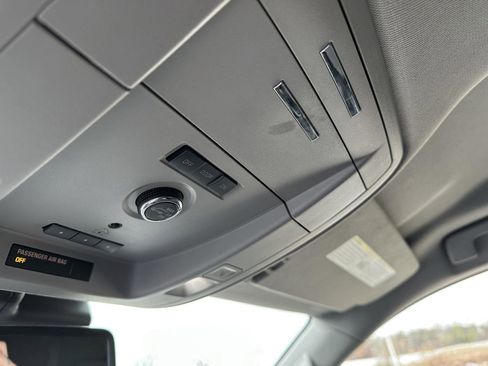 Used 2020 GMC Yukon SLE w/ SLE Value Package image 34