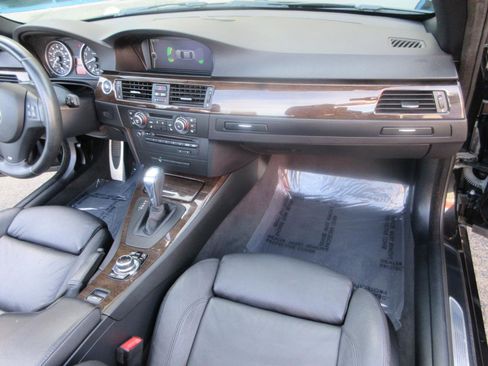 Used 2013 BMW 335i Convertible image 27