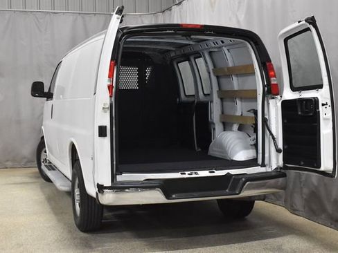 Used 2024 GMC Savana 2500 w/ Driver Convenience Package image 15